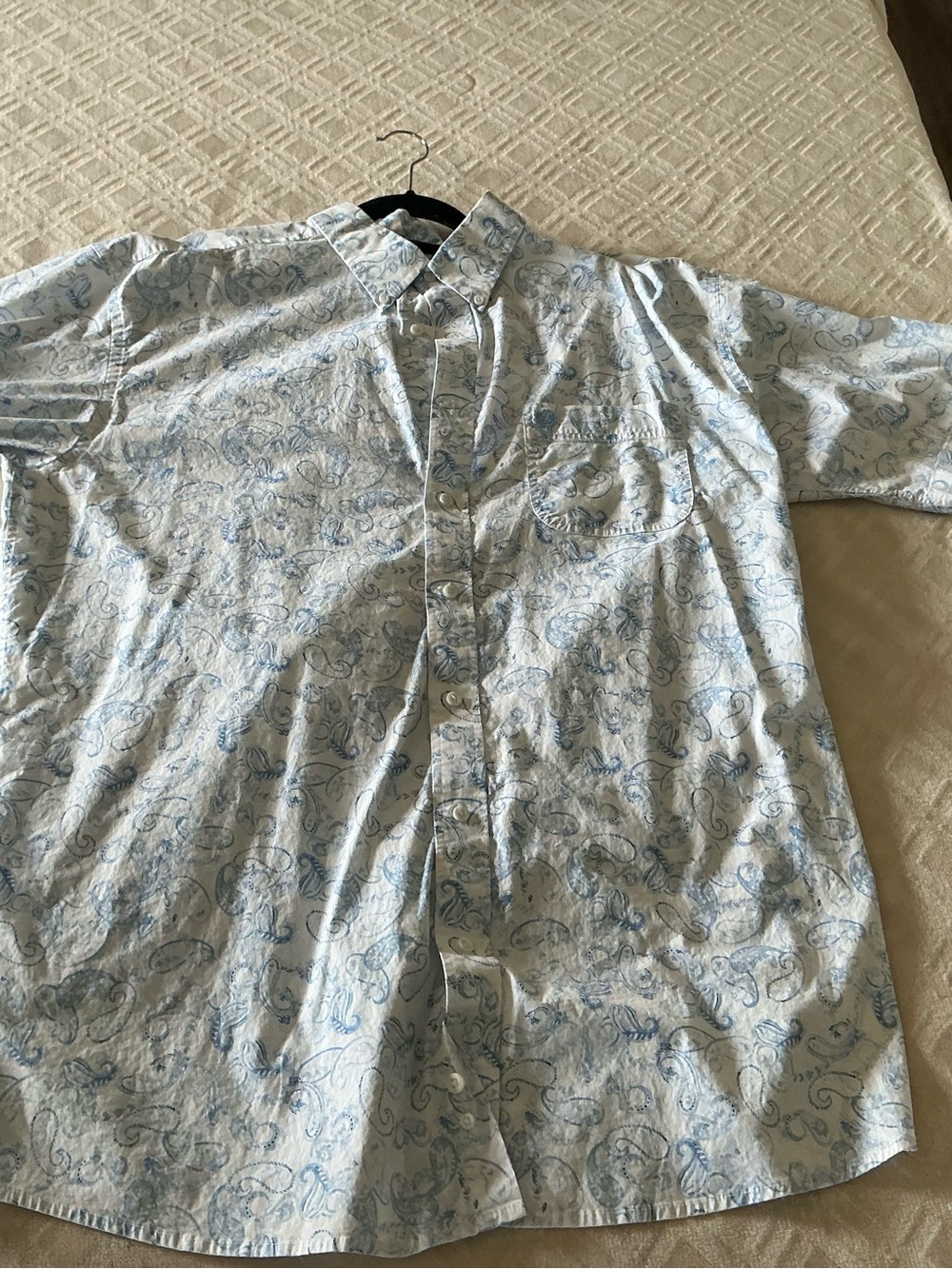 Men’s Light Blue Paisley Long-Sleeve Button-Down Shirt